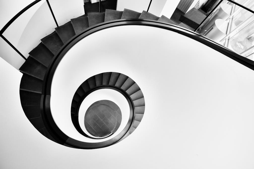 photo d'un escalier qui montre les étape d'un audit énergétique asnières-sur-seine